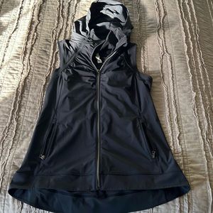 Lululemon light weight vest w/ hood